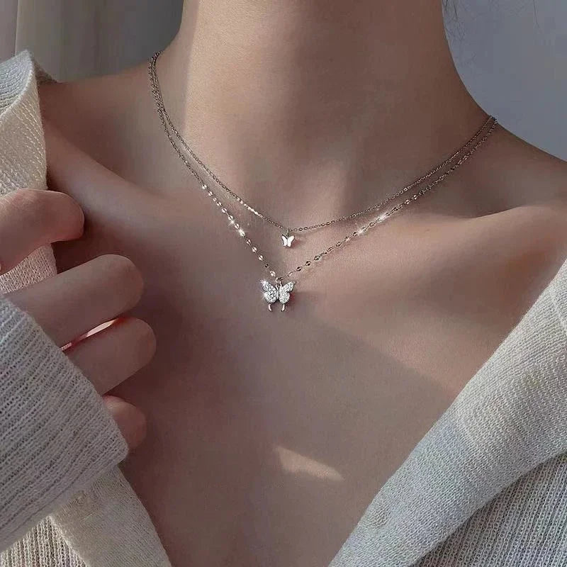 Collier Papillon Brillant – Double Chaîne Élégante pour Femmes