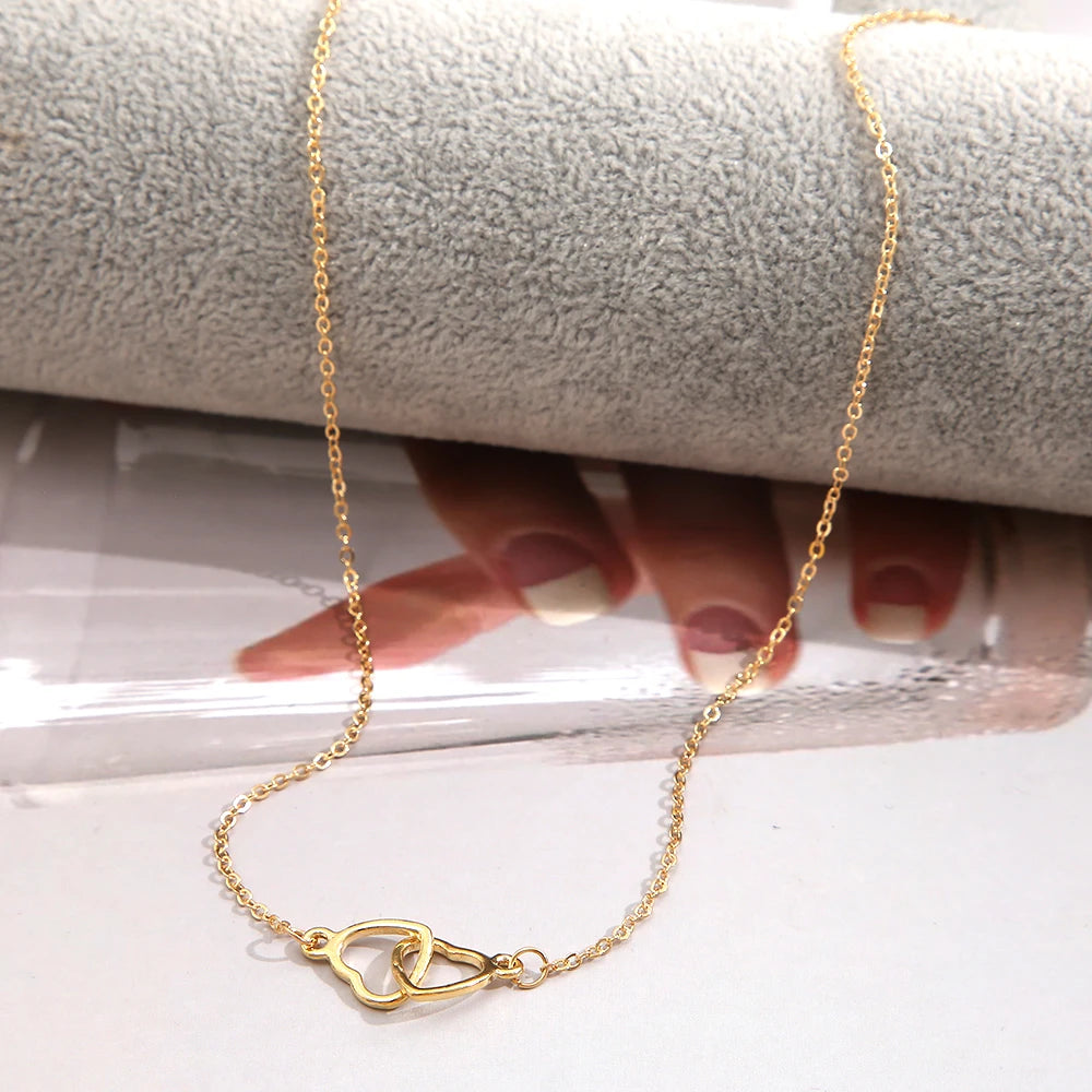 Collier Double Cœur Creux – Élégance Simple et Romantique pour Femmes