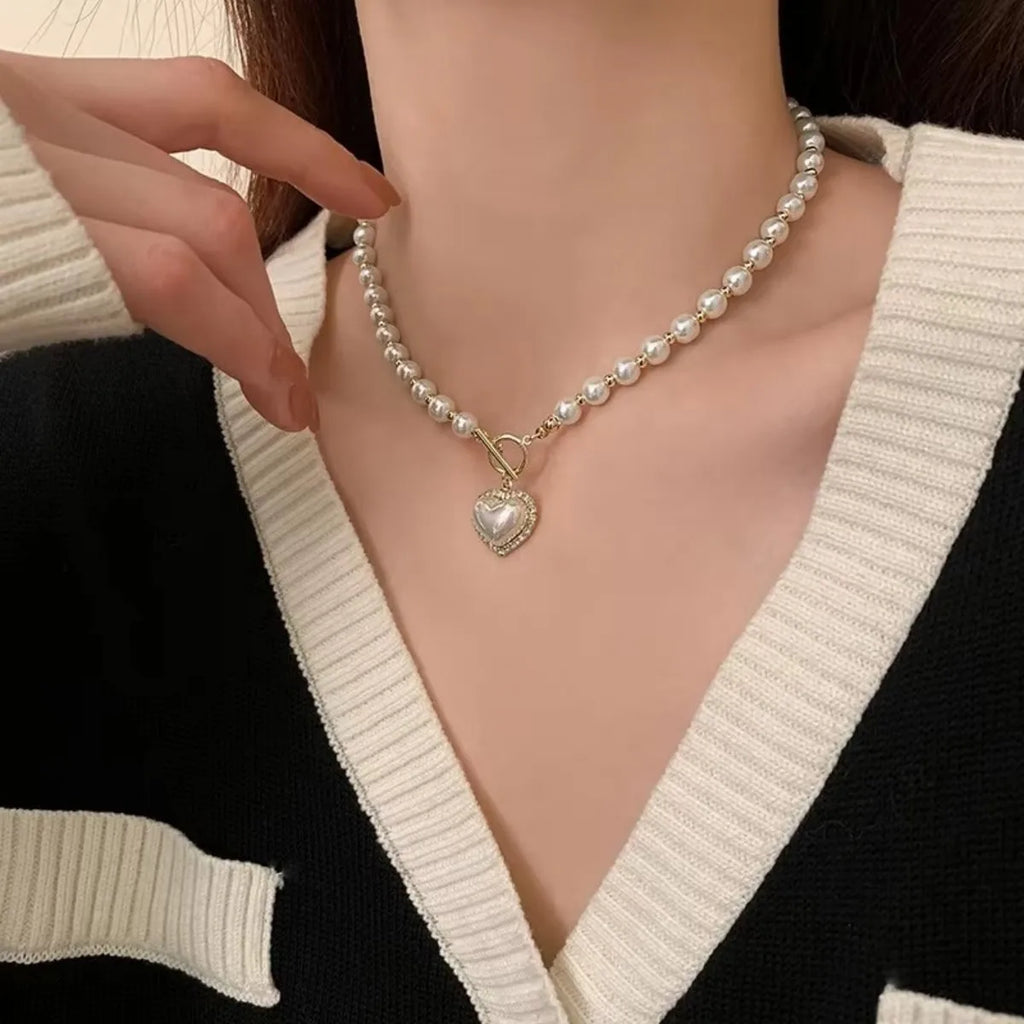 Collier de Perles en Forme de Cœur – Élégance Romantique et Intemporelle