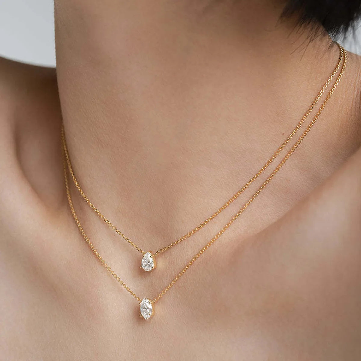 Collier ras-du-cou tendance à zircons